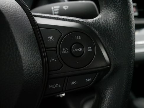 Certified 2025 Toyota Corolla LE image 25