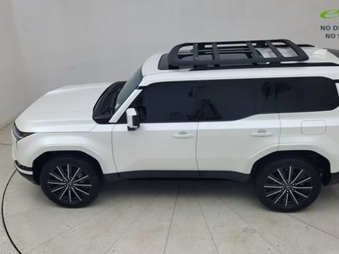 Used 2024 Lexus GX 550 w/ Accessory Package (31) AWD/4WD image 84