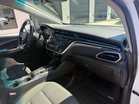 Used 2022 Chevrolet Bolt LT FWD image 25