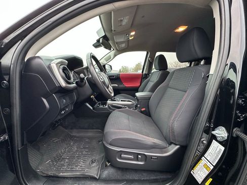 Used 2021 Toyota Tacoma SR5 image 2