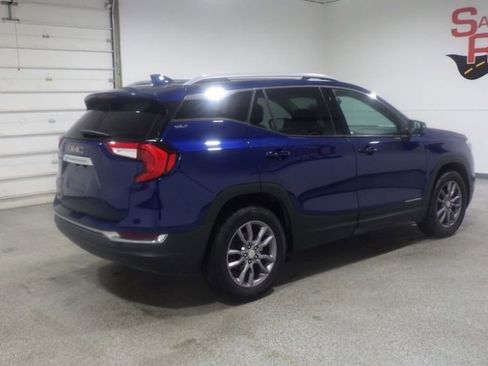 Used 2023 GMC Terrain SLT AWD/4WD image 4