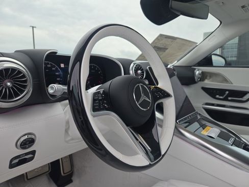New 2026 Mercedes-Benz Maybach SL 680 image 3