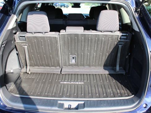 Used 2023 Toyota Highlander L FWD image 20
