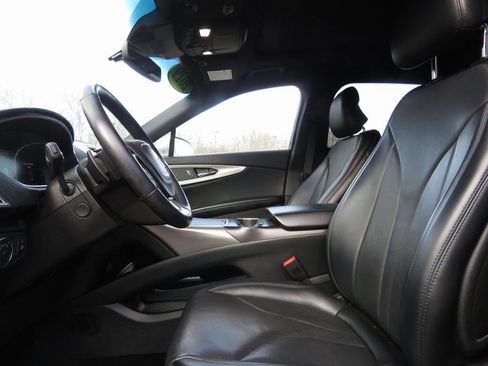 Used 2019 Lincoln Nautilus Reserve image 10