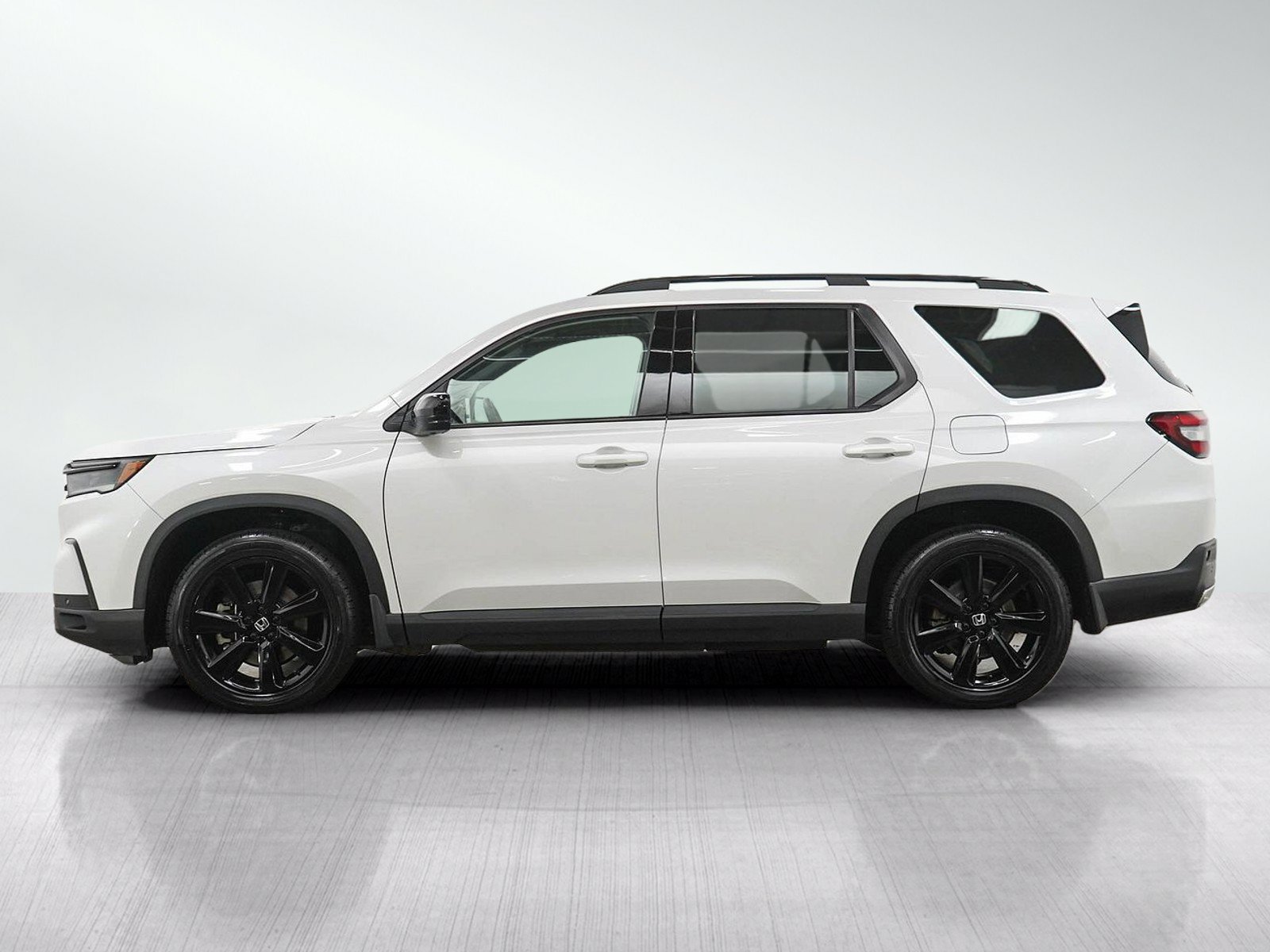 Used 2023 Honda Pilot Elite image 2