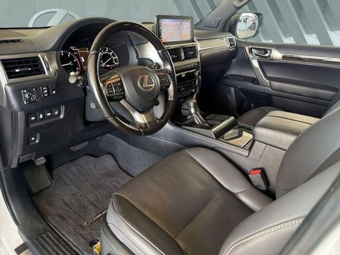 Certified 2022 Lexus GX 460 Premium w/ Premium Plus Package AWD/4WD image 9