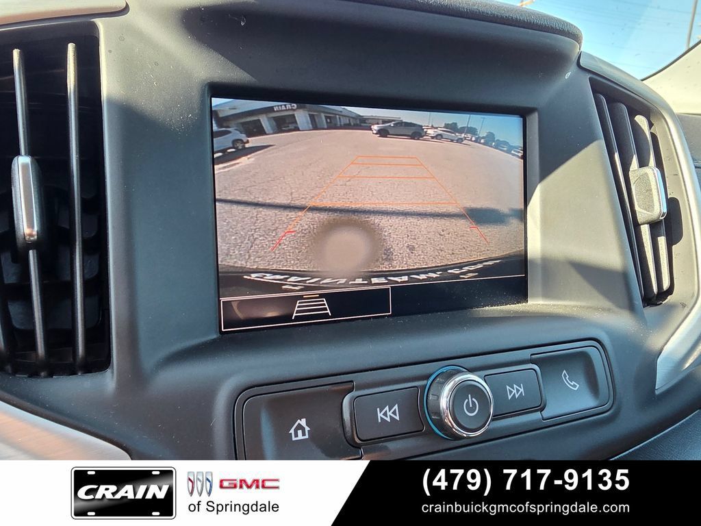 Used 2024 GMC Terrain SLE FWD image 18