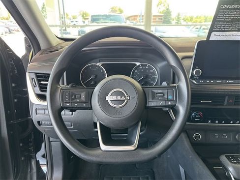Used 2023 Nissan Rogue SV image 28