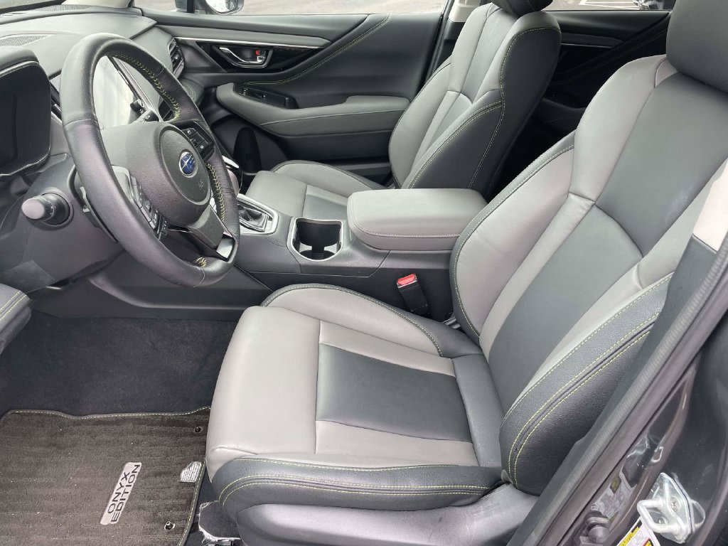 Used 2025 Subaru Outback Onyx Edition AWD/4WD image 13