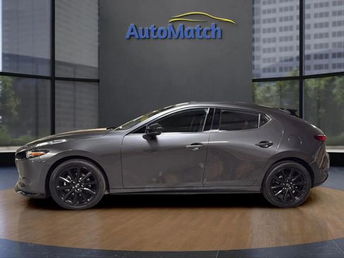 Used 2025 MAZDA MAZDA3 Hatchback w/Premium Plus Pkg image 7