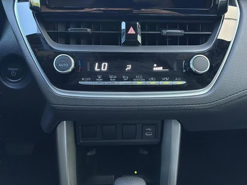 Used 2024 Toyota Corolla Cross AWD Hybrid image 19