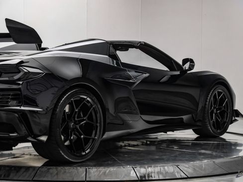 Used 2025 Chevrolet Corvette Z06 RWD image 25
