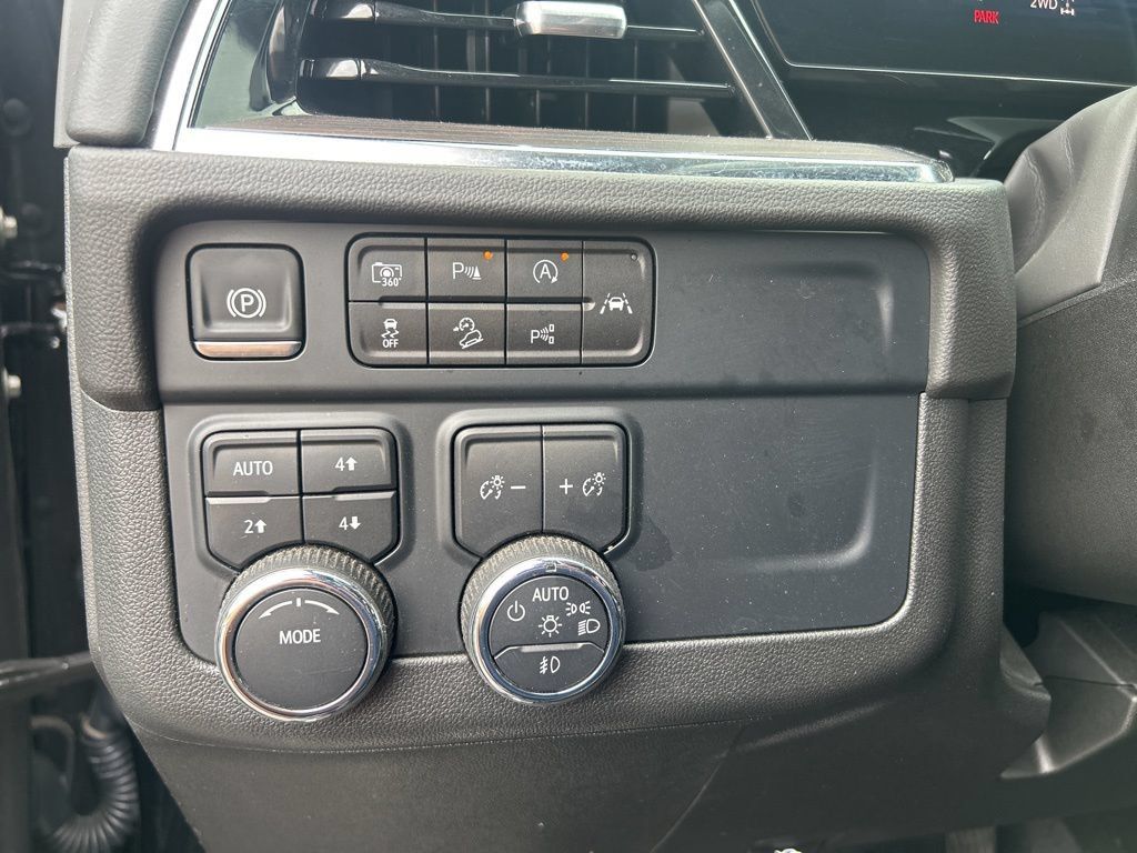 Used 2025 Chevrolet Tahoe Z71 AWD/4WD image 28