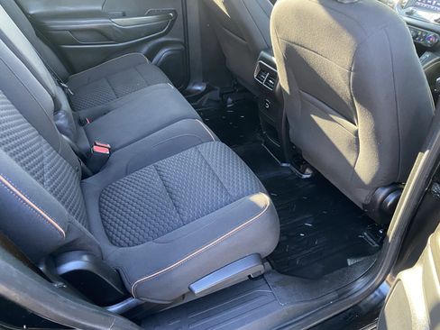 Used 2018 GMC Acadia SLE w/ Driver Alert Package I image 8