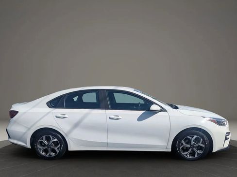 Used 2020 Kia Forte LXS FWD image 5