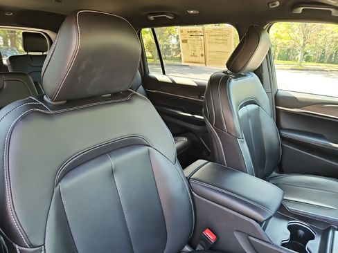 Used 2024 Jeep Grand Cherokee L Limited AWD/4WD image 11