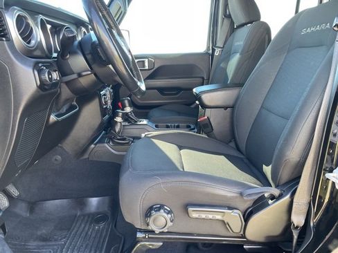 Used 2019 Jeep Wrangler Unlimited Sahara w/ Advanced Safety Group image 8