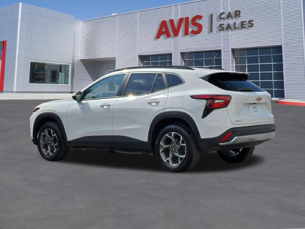 Used 2026 Chevrolet Trax LT FWD image 9