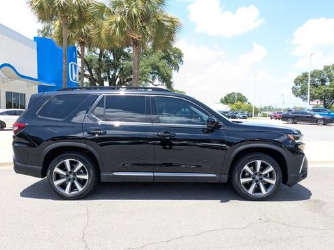 Certified 2024 Honda Pilot Touring image 7