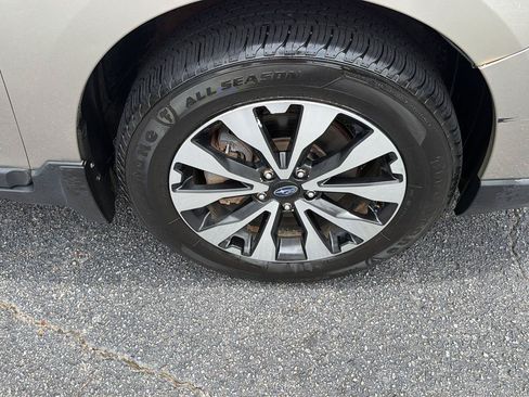 Used 2016 Subaru Outback 2.5i Limited AWD/4WD image 41