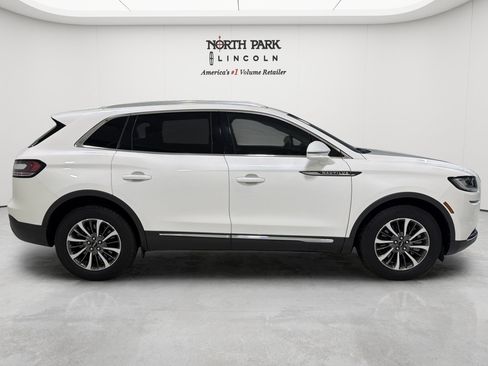 Used 2023 Lincoln Nautilus AWD w/ Premium Package image 6