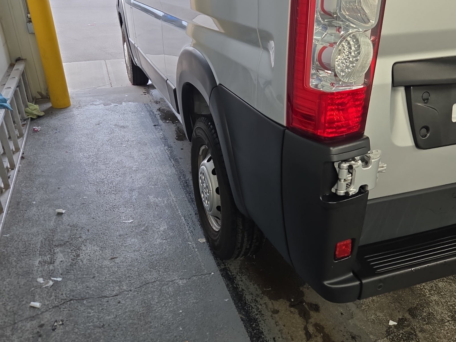 Used 2023 RAM ProMaster 1500 w/ Driver Convenience Group FWD image 4
