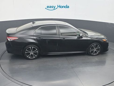 Used 2020 Toyota Camry SE image 25