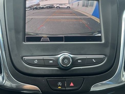 Used 2023 Chevrolet Equinox LT image 41