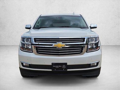 Used 2017 Chevrolet Suburban Premier RWD image 2