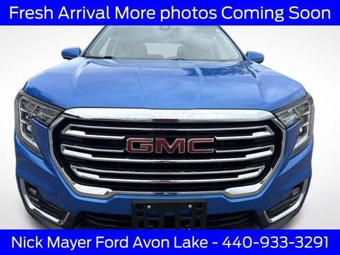 Used 2024 GMC Terrain SLT AWD/4WD image 3