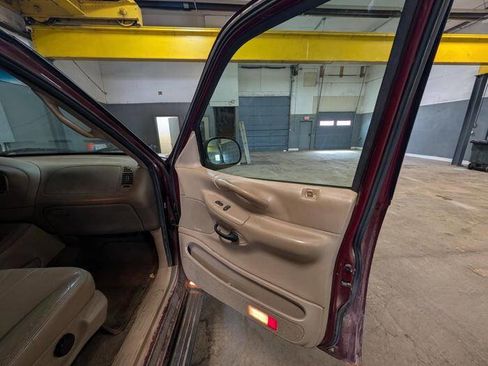 Used 2001 Ford Expedition XLT AWD/4WD image 31