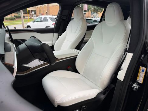 Used 2023 Tesla Model X AWD/4WD image 25