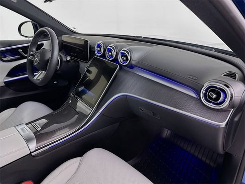 Used 2025 Mercedes-Benz C 300 4MATIC Sedan image 30