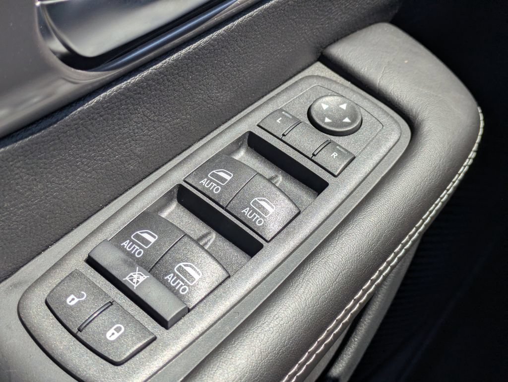 New 2026 Chrysler Pacifica Select w/ S Appearance Package FWD image 24