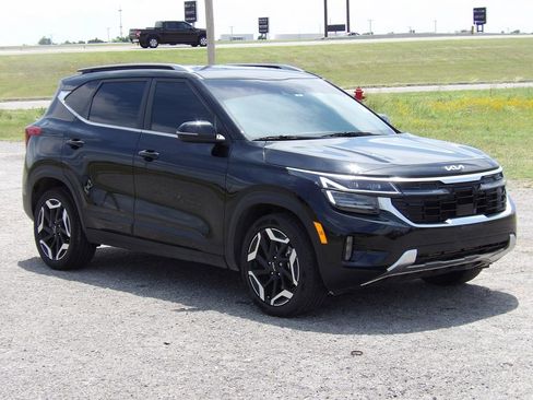 Used 2024 Kia Seltos SX w/ SX Sunroof Package AWD/4WD image 4