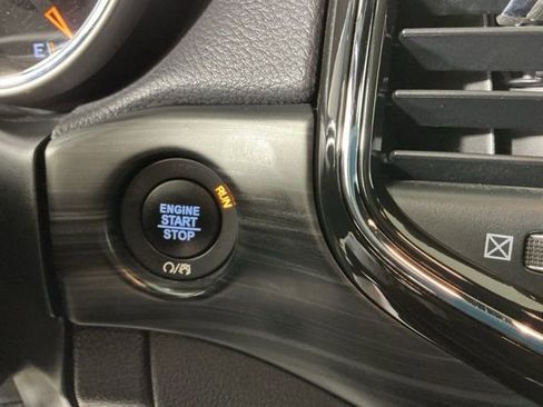 Used 2021 Jeep Grand Cherokee Laredo X image 18