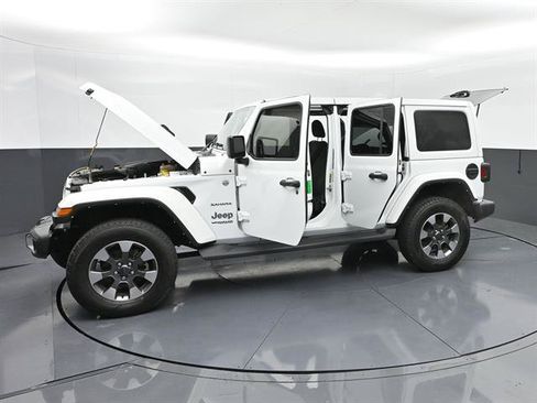 Used 2022 Jeep Wrangler Unlimited Sahara AWD/4WD image 49