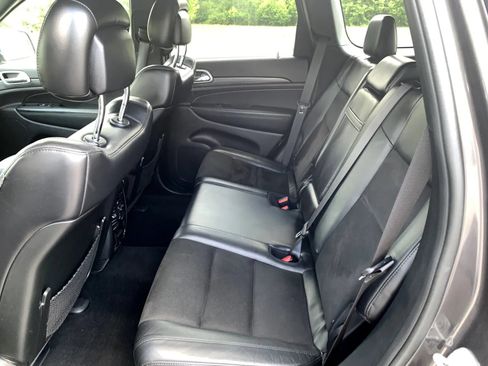 Used 2019 Jeep Grand Cherokee Altitude AWD/4WD image 28