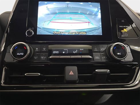 Used 2024 Toyota Highlander XLE image 28