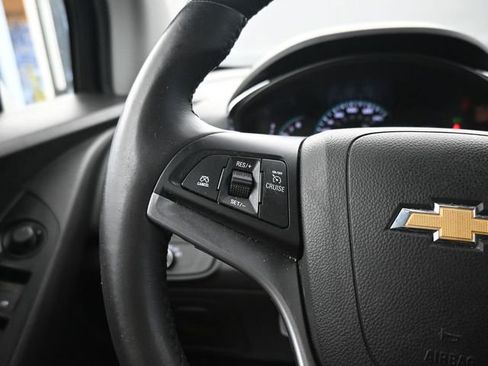 Used 2021 Chevrolet Trax LT w/ Sport Edition FWD image 15