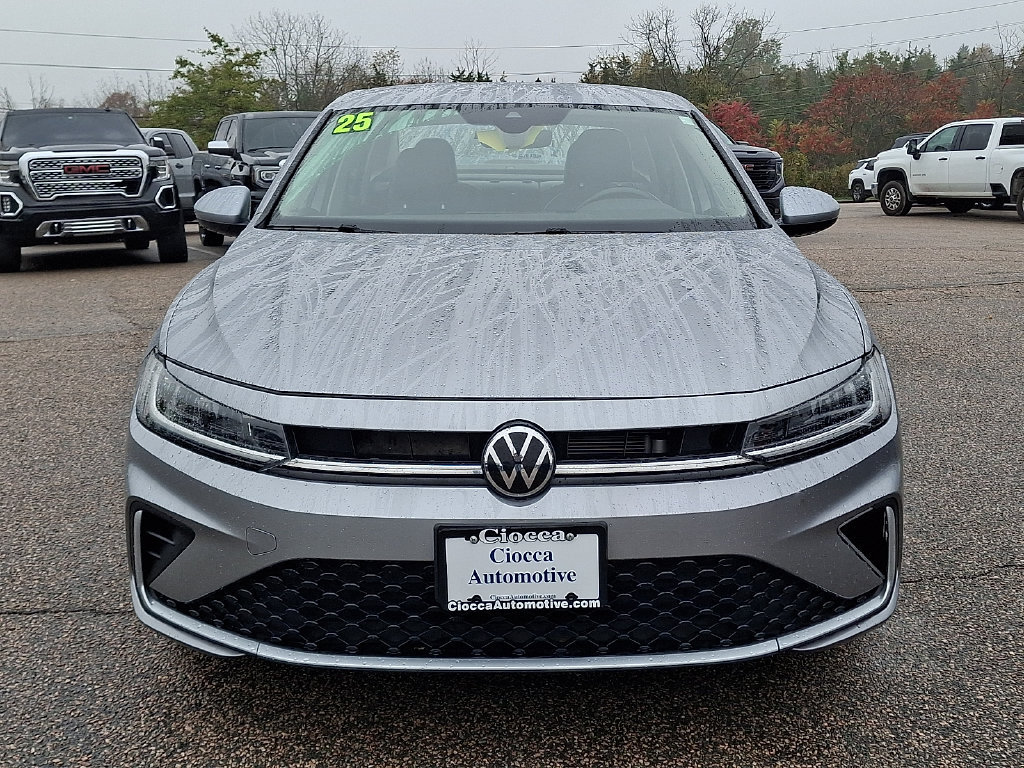 Used 2025 Volkswagen Jetta SE FWD image 5