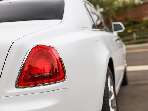 Used 2012 Rolls-Royce Ghost RWD image 24
