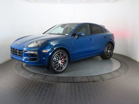 Certified 2025 Porsche Cayenne S AWD/4WD image 1