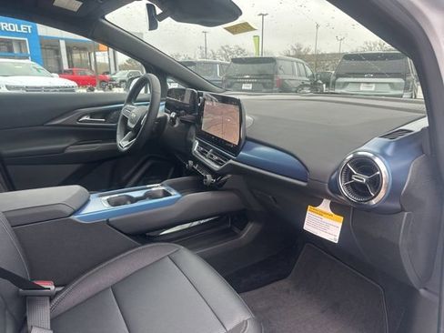 New 2026 Chevrolet Equinox EV LT image 34