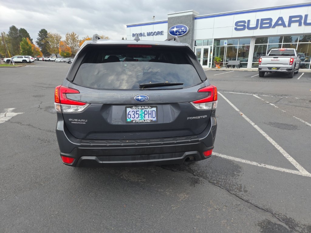 Used 2023 Subaru Forester Premium AWD/4WD image 6