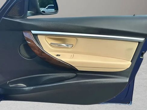 Used 2018 BMW 330i Sedan w/ Convenience Package image 42