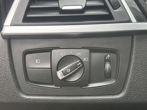 Used 2017 BMW 330i Sedan image 24