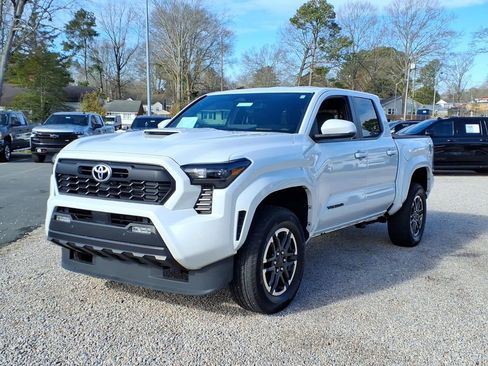Used 2024 Toyota Tacoma TRD Sport image 3