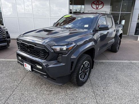 Certified 2026 Toyota Tacoma TRD Sport AWD/4WD image 4