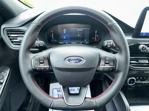 Used 2025 Ford Escape ST-Line FWD image 12